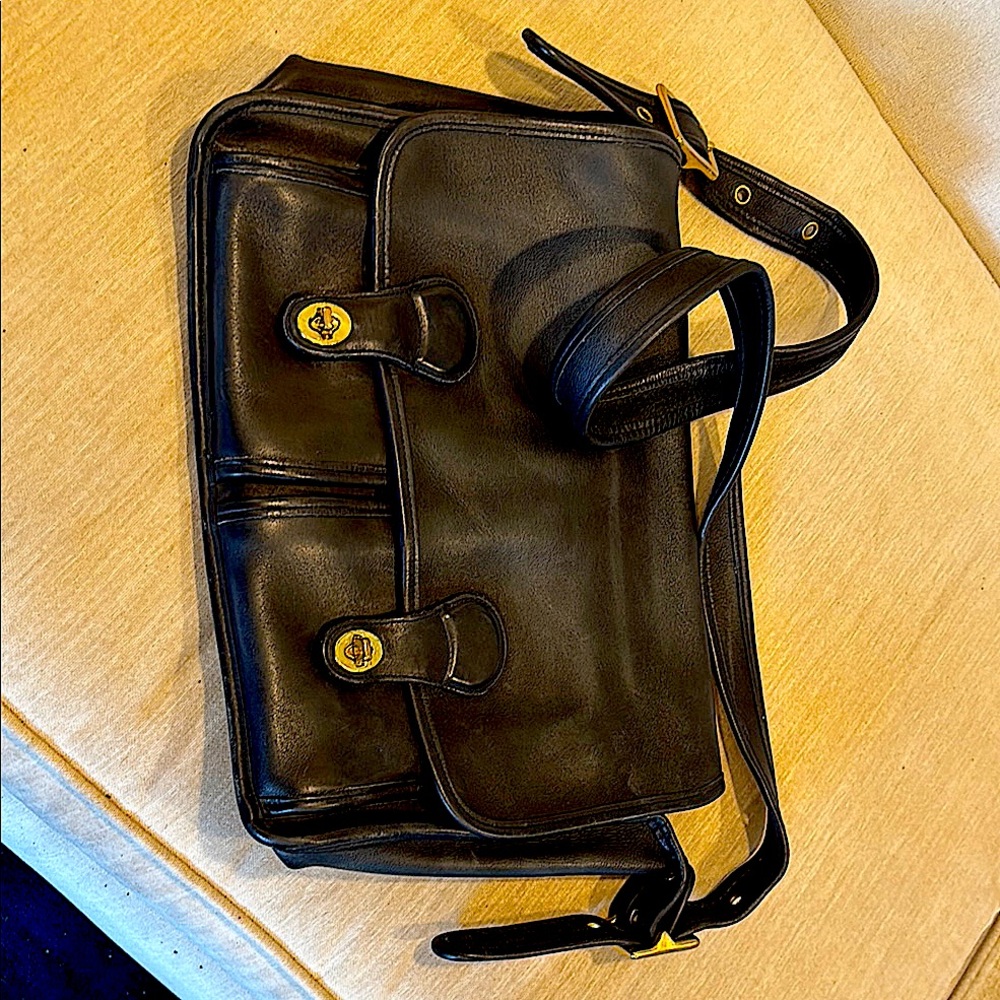 Superb large vintage Coach unisex messenger bag, near perfect condition,14x11